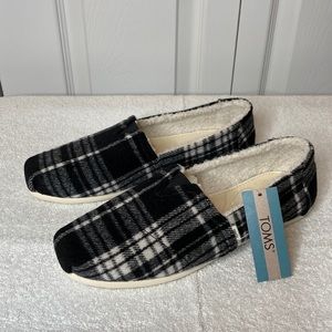 NWT TOMS Belmont Black & White Plaid Faux Shearling Alpargata Slip-On Size 8.5